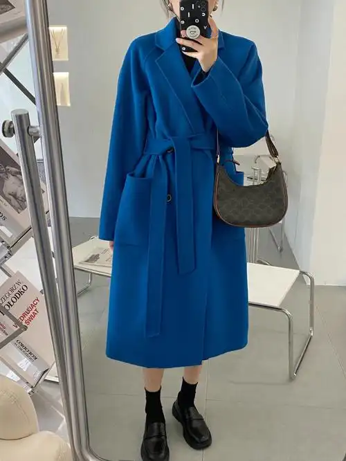 这件宝蓝色羊绒大衣颜色太好看了