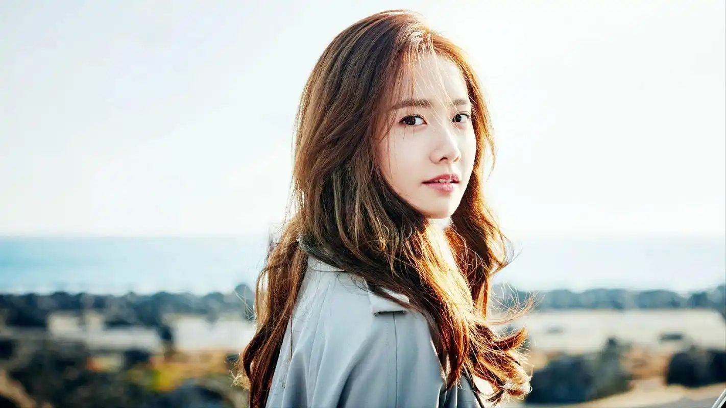 林允儿萌你一脸!第五张图小编最不能忍,这个侧颜不觉得眼熟吗?