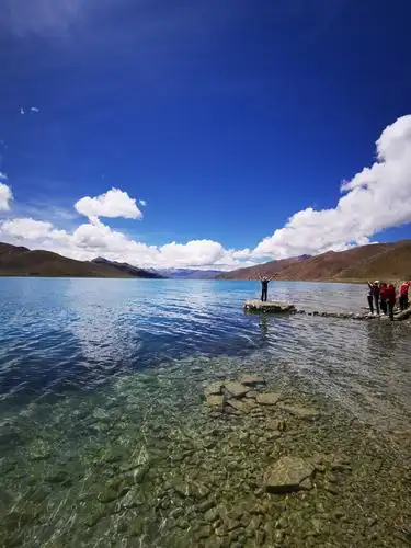 西藏四季的羊卓雍措景区(羊湖),卡若拉冰川景区,一日游.