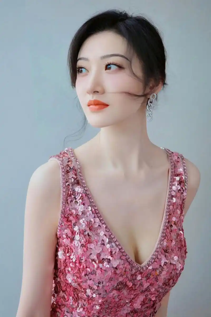 景甜真的好美,差点被张继科给毁了,祝福景甜.