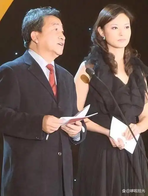 她被誉为央视台花出身名门却毁于谣言如今47岁越来越优雅