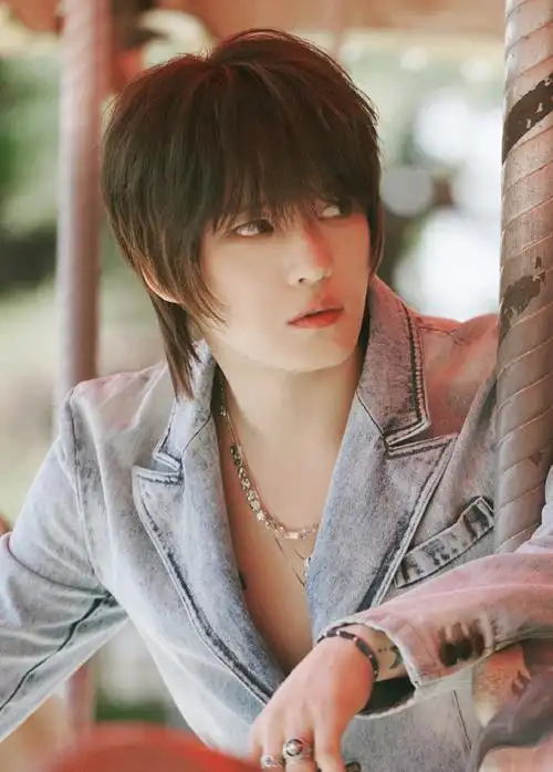 金在中这套新图让我恍惚了,以为当年漏看了哪套图,怎么会有人和二十年