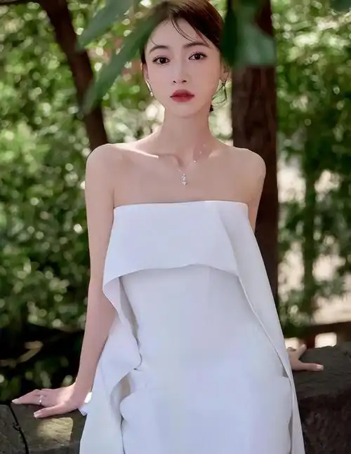 尤其是女生都希望自己活成"大女主",这部剧吴谨言饰演的就是一位"大