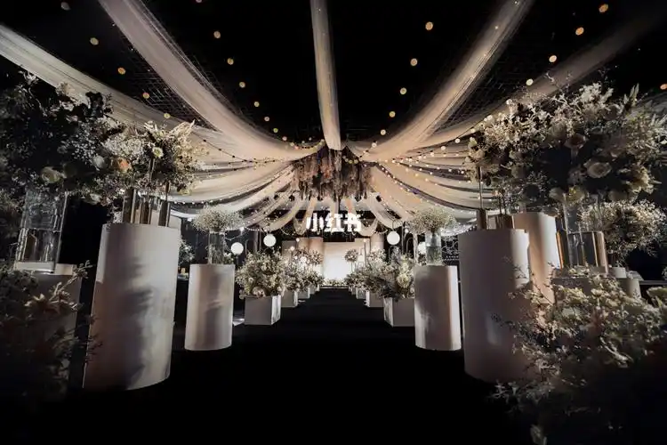 韩式婚礼场地布置|韩式主题婚礼现场布置(韩式唯美婚礼现场布置攻略)