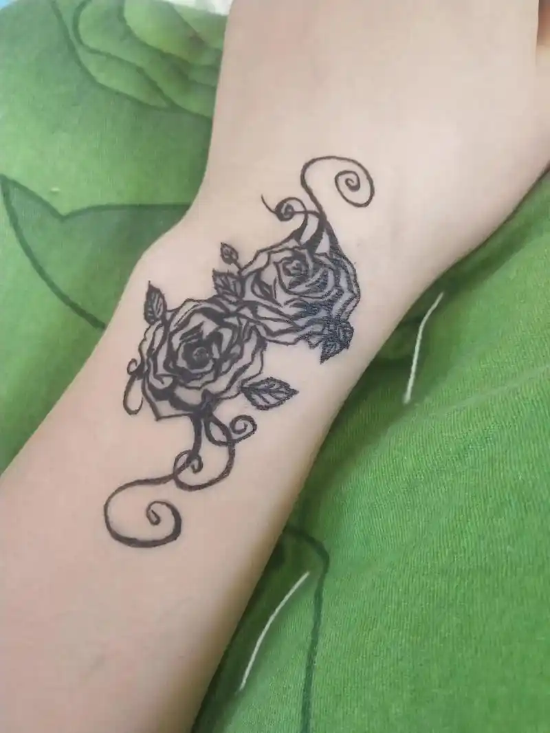 个性纹身图案 #漂不漂亮你们说了算#女生纹身 #想纹就纹  - 抖音