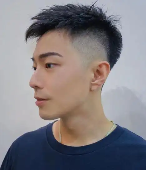 男生3cm左右的发型,非常适合冬季的发型推荐