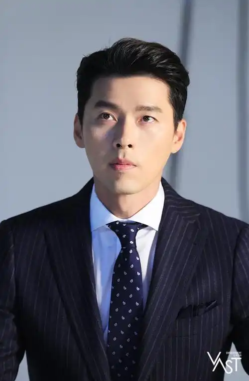 韩国顶流男神/女神收割机-玄彬出道21年颜值变化,粗犷风变鲁滨逊