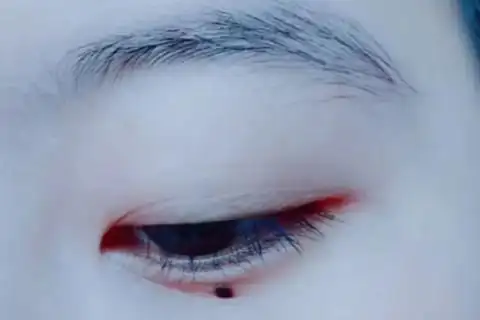 泪痣的位置与命运图解女 泪痣代表什么