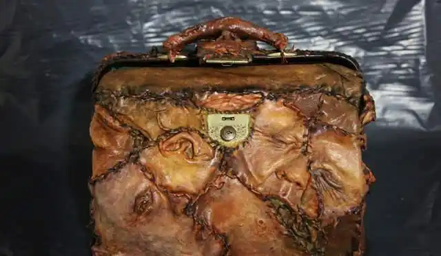 卖场用人皮做的服饰实在是太恐怖了后来卖场不得不关闭