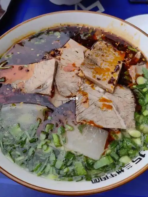 地道的兰州牛肉面不同的粗细种类不同口感