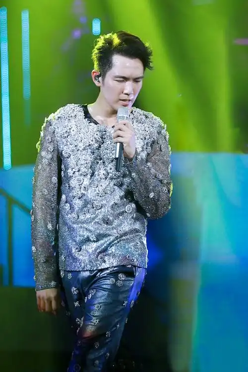 钟汉良上海演唱会官宣开票