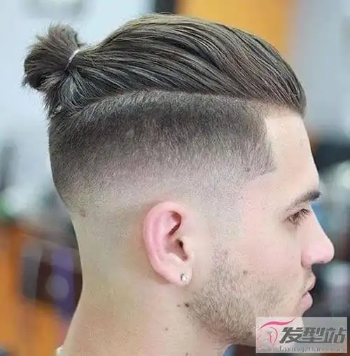 男生怎么扎头发好看扎丸子头的男生有点帅