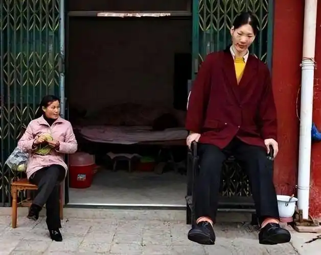 世界上最高的人是谁(盘点中国最高的巨人,身高2米48,堪称人类巅峰,却
