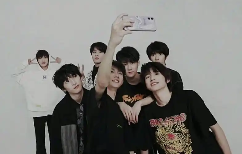 有无时代少年团可以做壁纸的小众神图