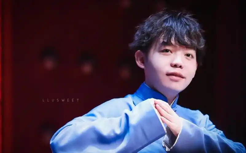 孙九芳芳芳的大褂是按泡面的颜色买的吗