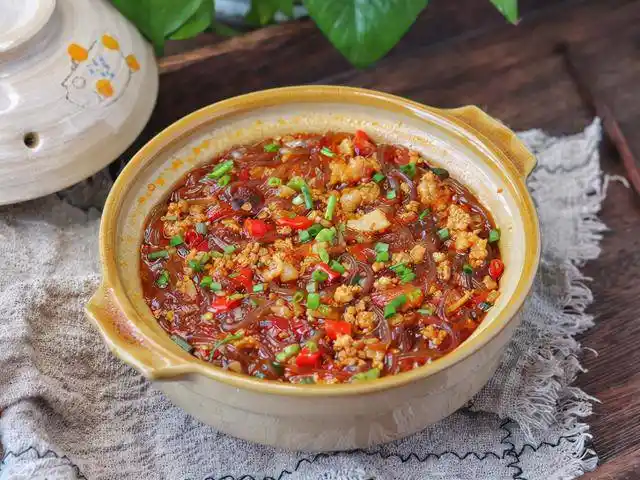 下饭还好吃的肉末粉丝煲寓意好连吃2碗饭才过过瘾