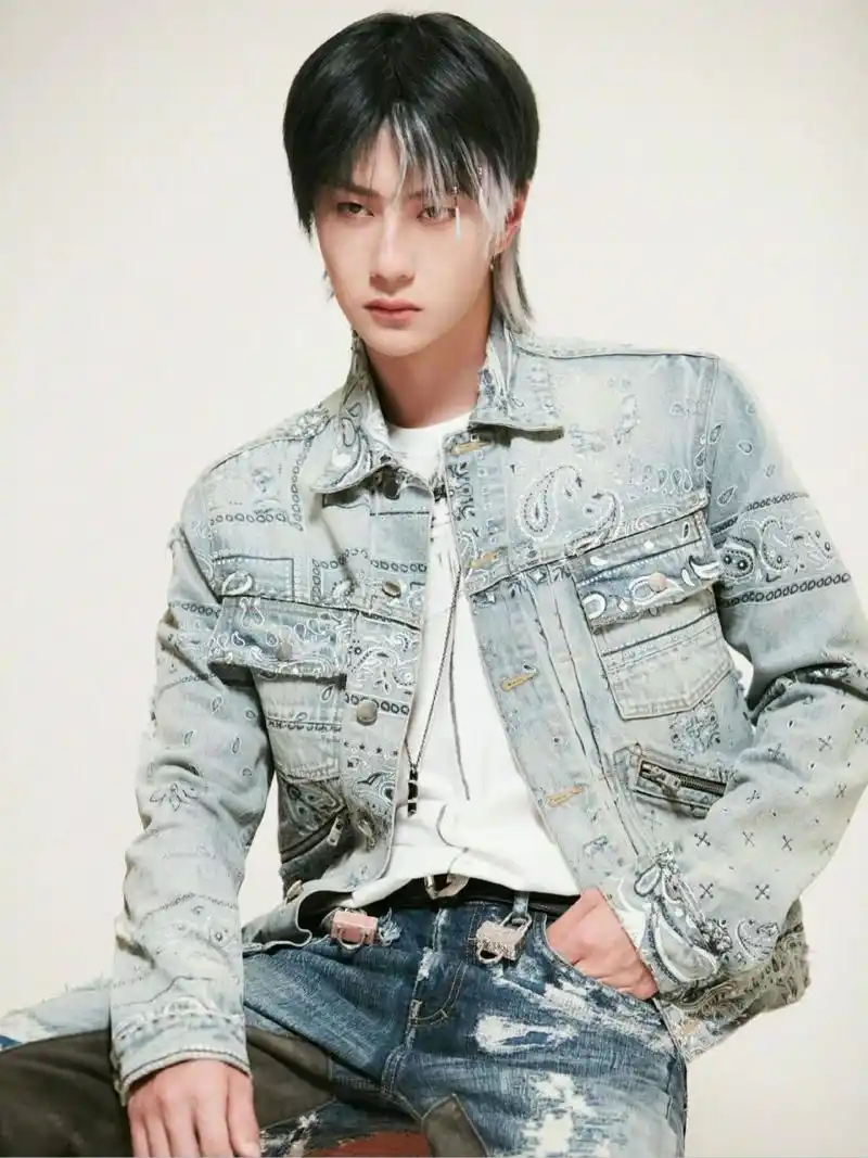 《街舞4》曝王一博造型,他裤子上的锁是…