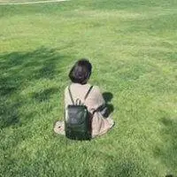 短发头像女背影