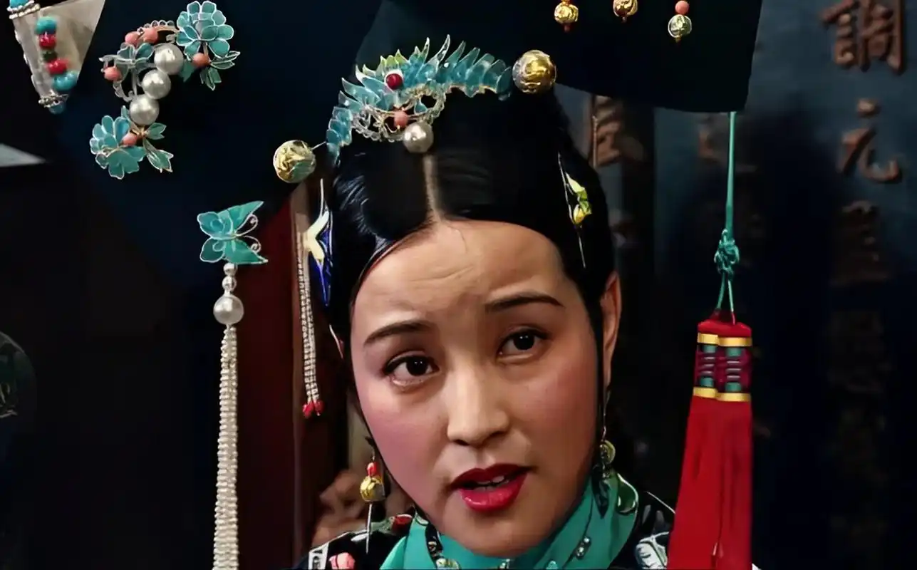 刘晓庆扮演少年慈禧或老慈禧,她扮演得很好,尤其是晚年的慈禧太后!