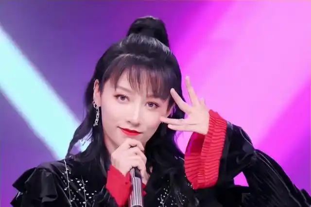 刘雨昕长发造型