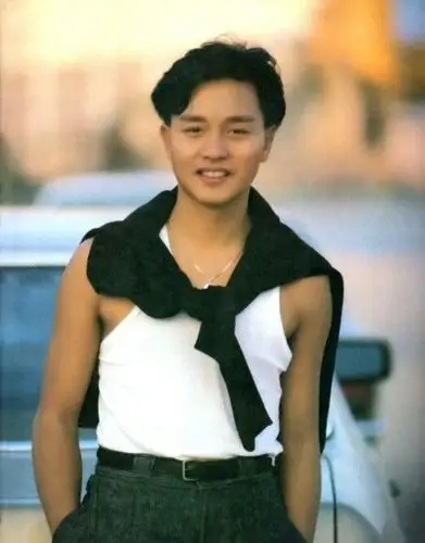 1956-2003,哥哥张国荣的罕见老照片,世间再无张国荣