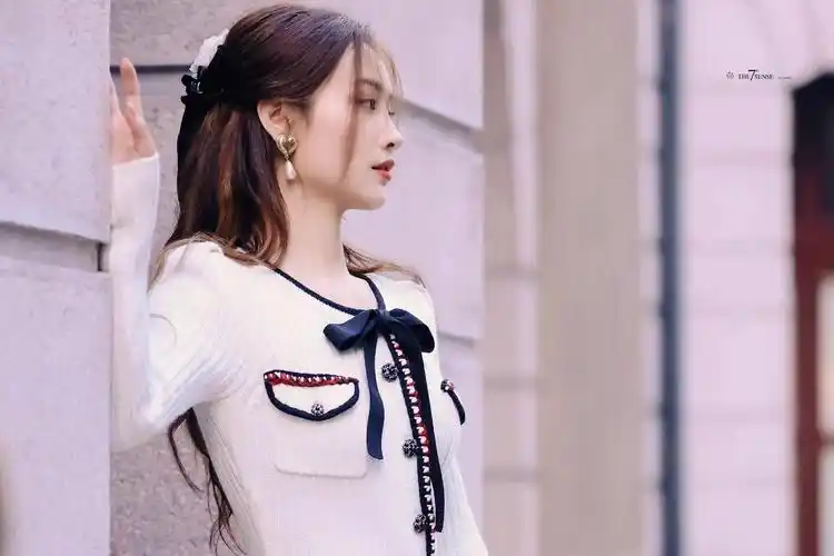 许佳琪的长发好美依旧漂亮迷人