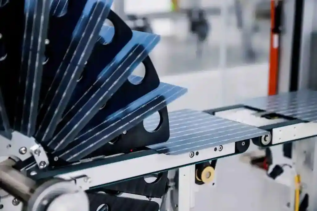 晶硅钙钛矿叠层电池"崭露头角",真正产业化还需时日