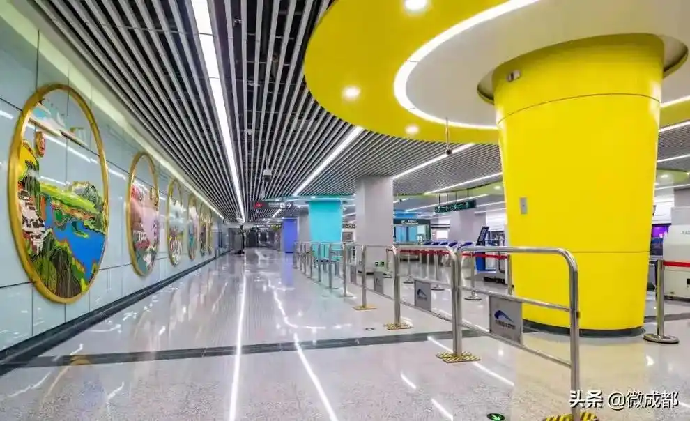 发一张你被点赞最多的照片 成都地铁站文化冰山一角,这就是中 - 抖音
