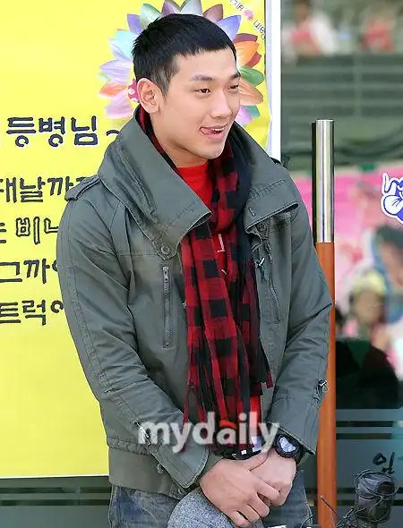 图文韩星rain正式入伍参军rain可爱一面