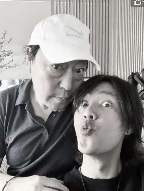 陈坤蹭父皇热度与倪大红搞怪合影笑坏网友