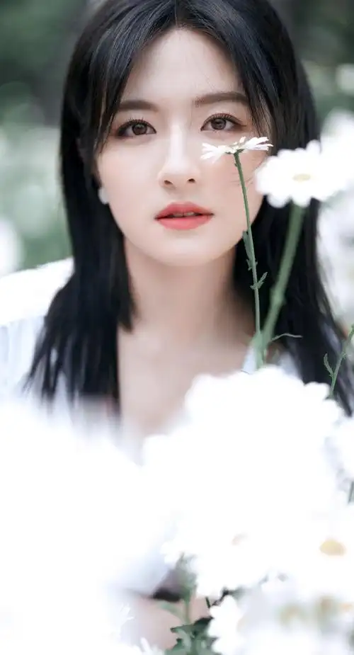 李兰迪长发侧颜