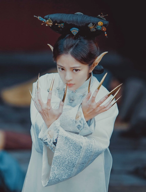 p>安以轩,1980年9月29日出生于 a target="_blank" href="/item/台湾