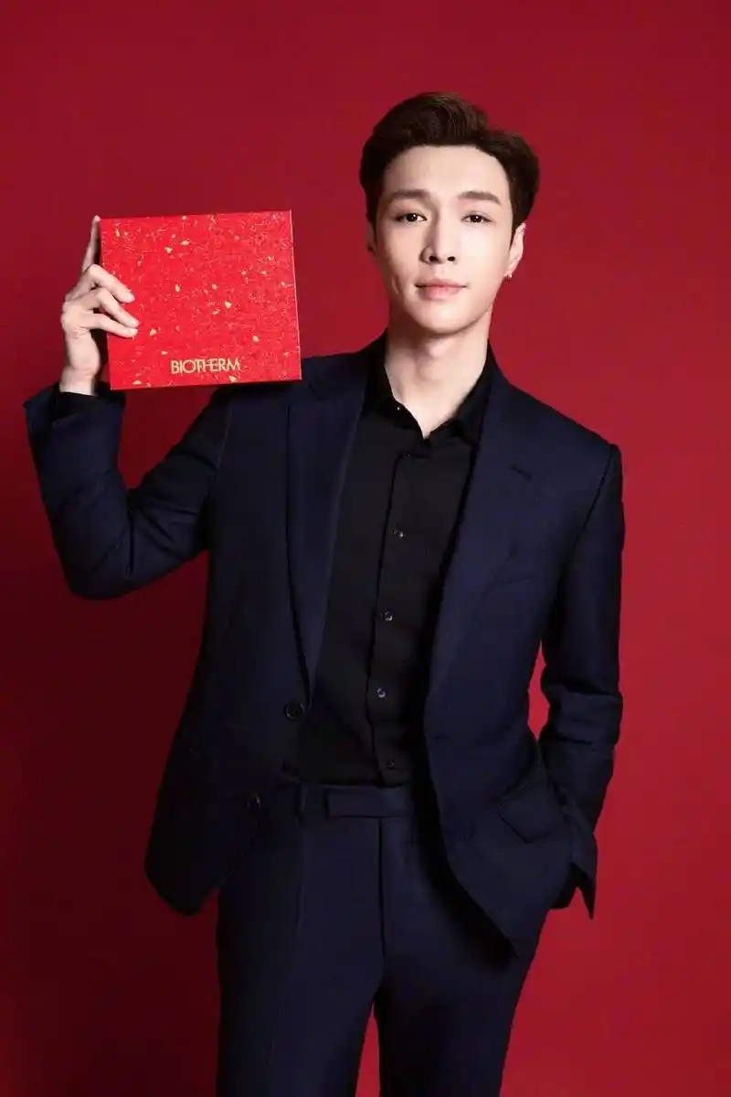 [张艺兴][分享]190203 艺兴代言新宣传照来袭 帅气又绅士的代言人为你