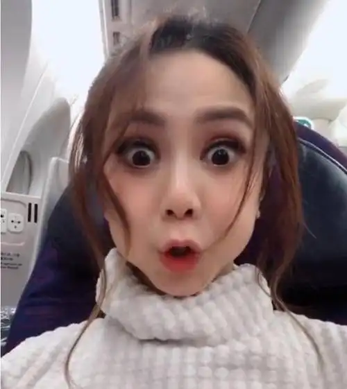 "金鱼嘴"邓紫棋,没红之前长什么样?看到旧照:男人最爱的样子