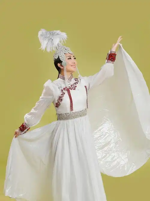 歌手"格格"民族服亮相,美美哒格格!