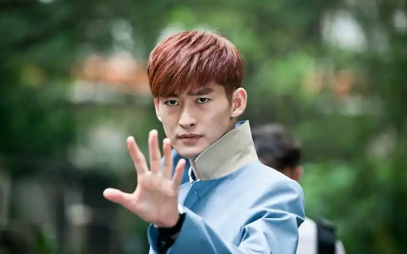 张翰不一样的美男子海报剧照图片