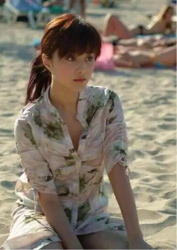 范冰冰也瘦过,青涩学生照曝光,瘦成蜂腰!