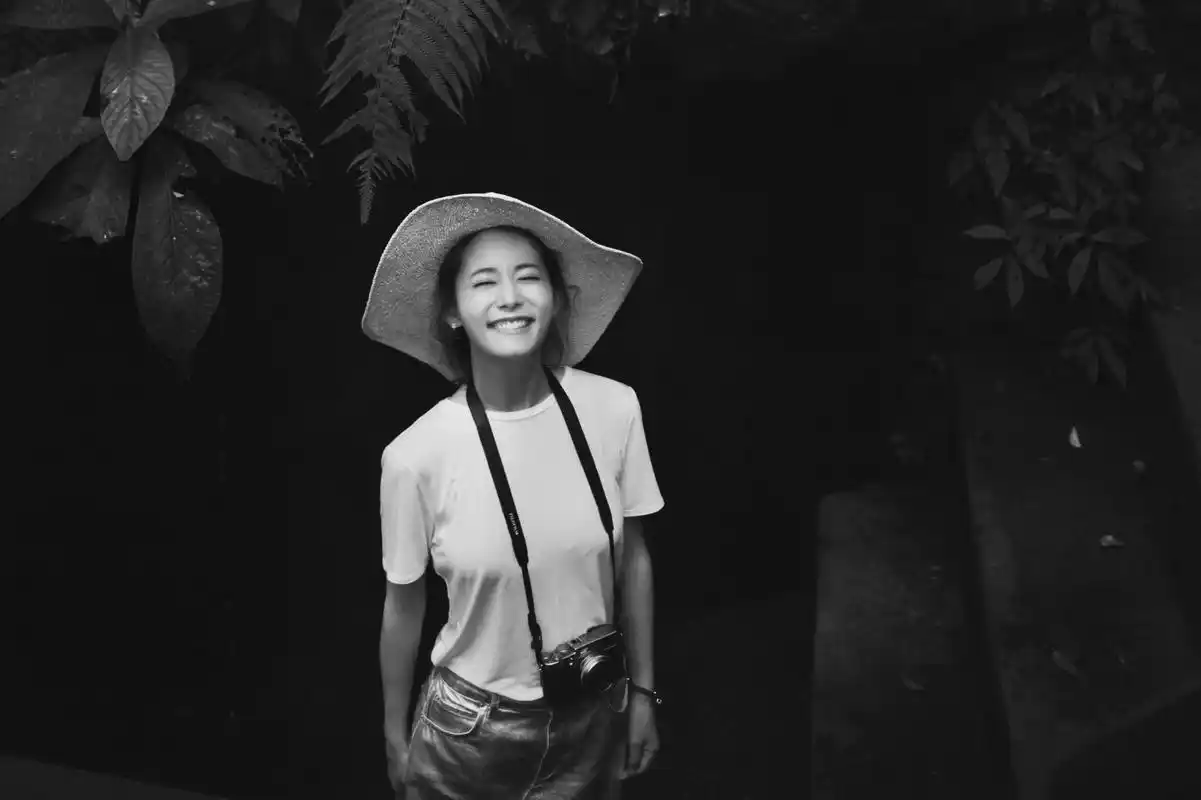 柴碧云巴厘岛视频大片曝光 教科书版百变度假look