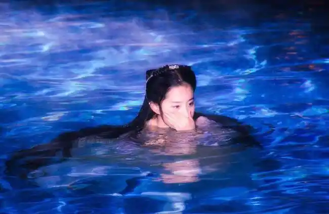 刘亦菲下水照,实在太美了|小龙女|神雕侠侣|美人鱼_网易订阅