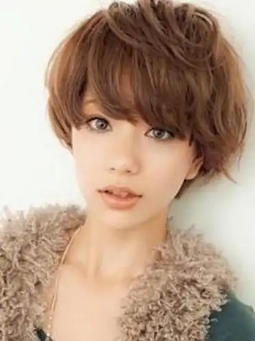女生短发烟花烫发型图片,烫发图片,发型图片