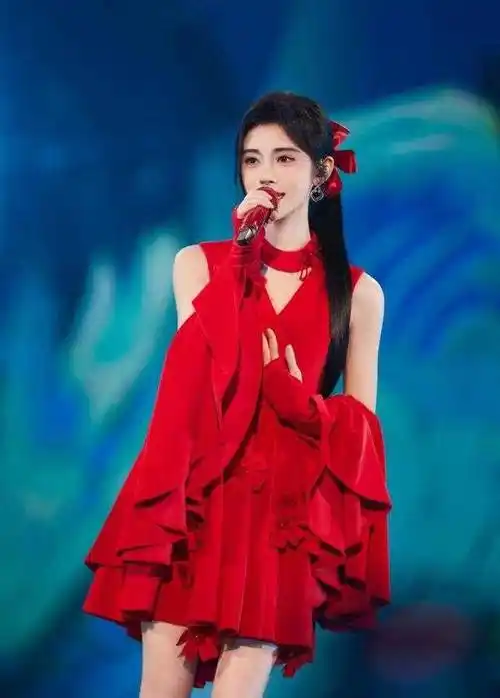 红衣鞠婧祎 真的太美了