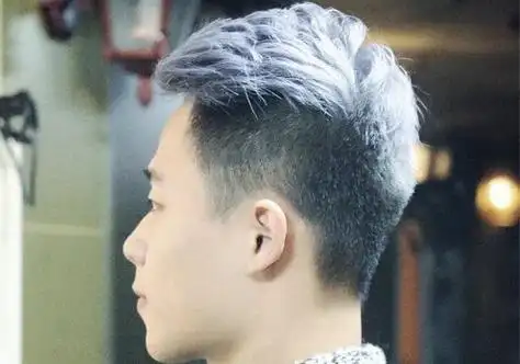 好看的男生银灰色染发图片奶奶灰升级版发型