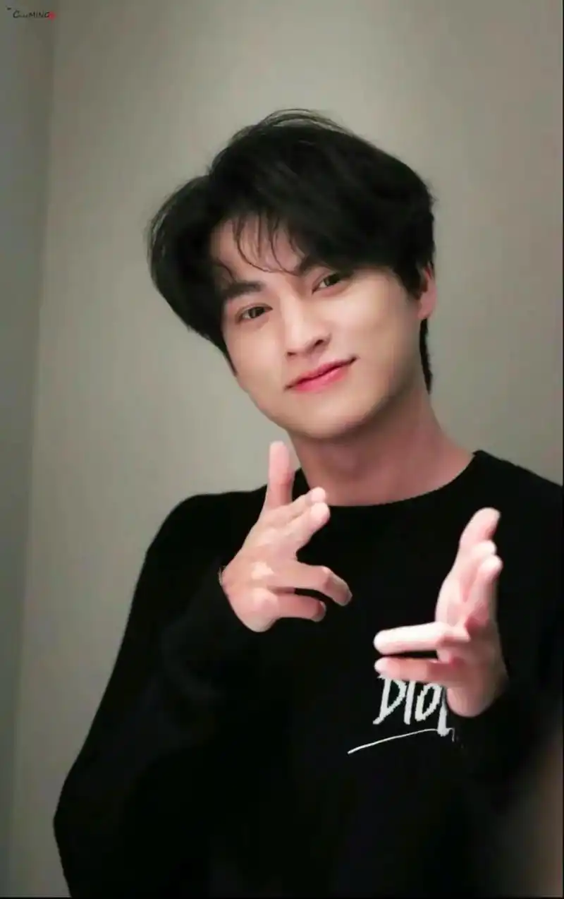 糕卡娜 #gulfkanawut 六十六张照片会保佑努力的 - 抖音