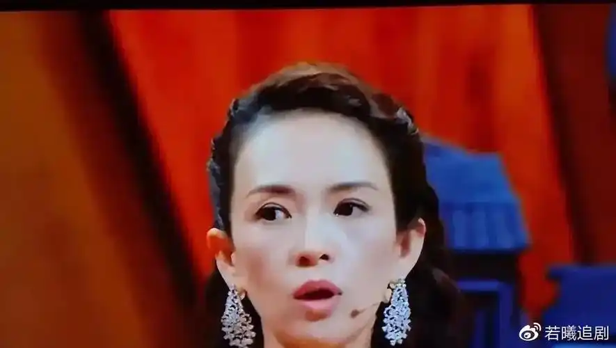 章子怡面部皮肤凹陷状态吓人网友拍戏太累亚历山大