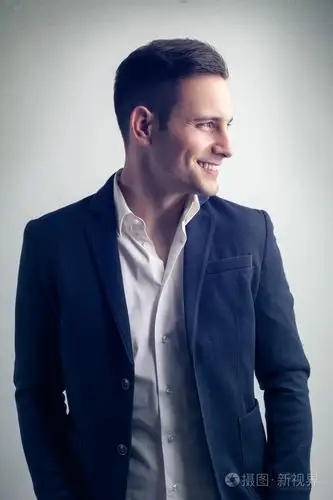 很帅的现代年轻人照片-正版商用图片0g116j-摄图新视界