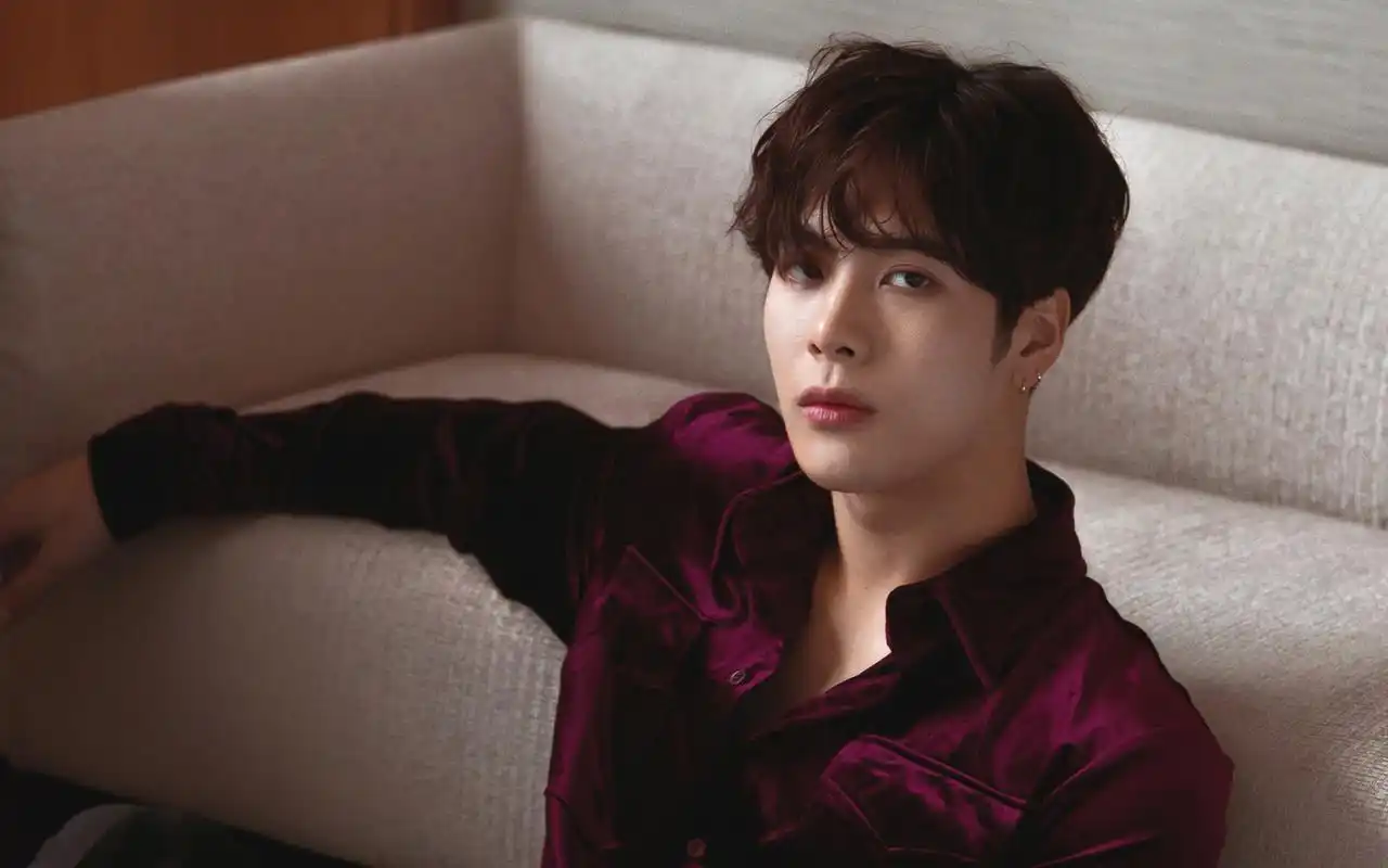 王嘉尔帅气写真高清图片桌面壁纸