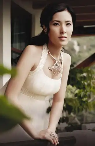 实拍曾黎男人装秀身材网友有感觉