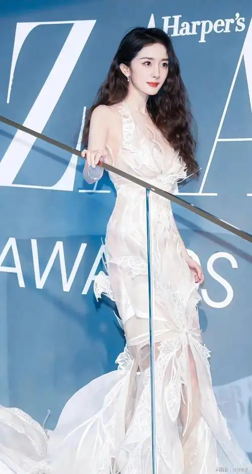 杨幂高清大图壁纸:绝美之选_网易订阅