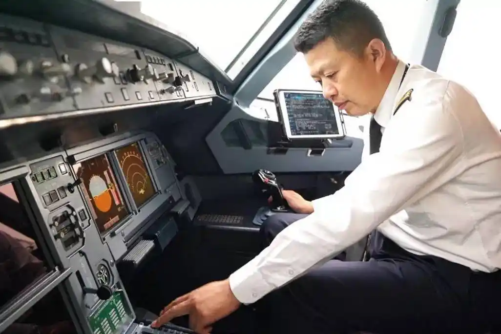 中国一流机长是如何炼成的?_手机搜狐网