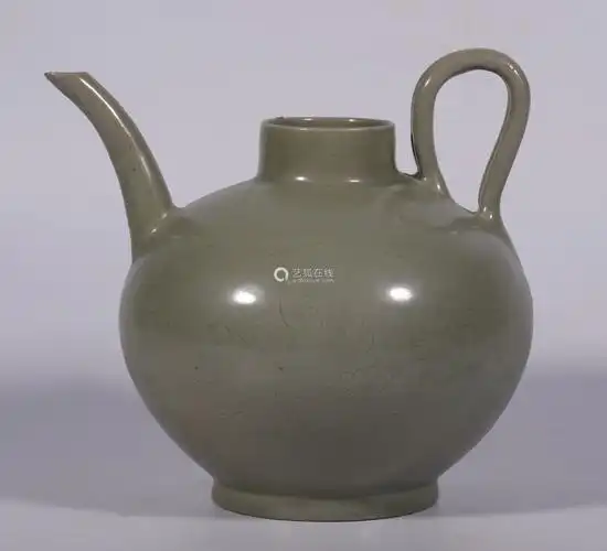 宋代 越窑花鸟纹执壶